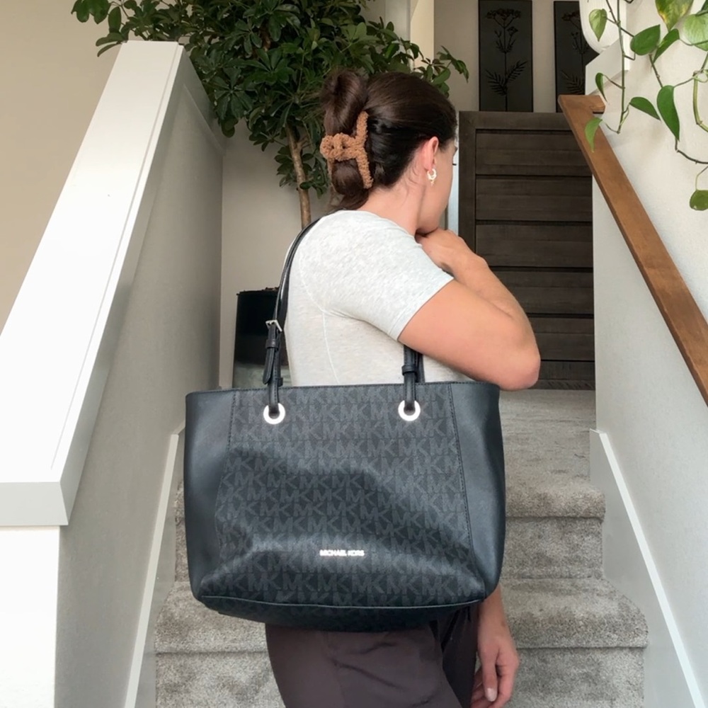 Black Michael Kors bag